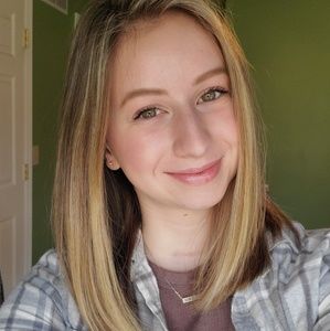 Meet your Posher, Maddie